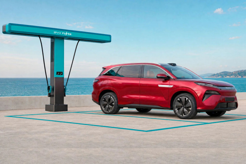 BYD Atto 8: флагманский Tang L для Европы и 5 минут на зарядку BYD Atto 8: флагманский Tang L для Европы и 5 минут на зарядку